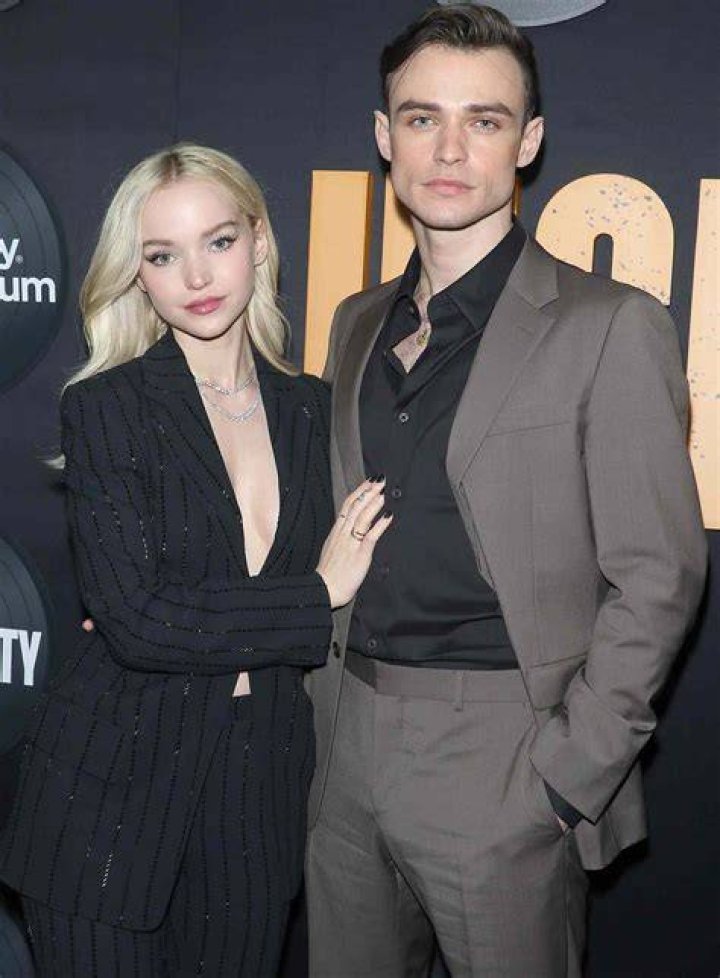 Dove Cameron Split From Thomas Doherty It's Incredibly Difficult Decision
