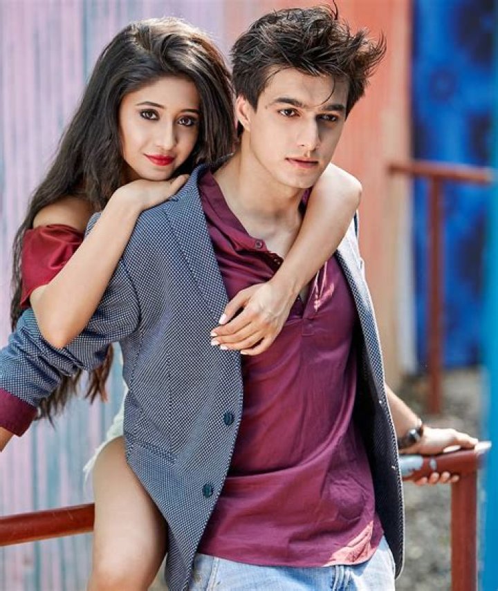 Shivangi Joshi PRAISING Mohsin Khan As BEST Husband Kartik And Naira